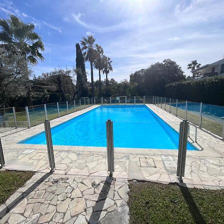 Appartement Avec Terrasse, Vue Jardin Et Piscine Antibes Exteriör bild