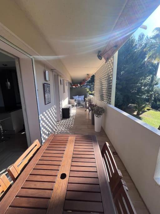 Appartement Avec Terrasse, Vue Jardin Et Piscine Antibes Exteriör bild