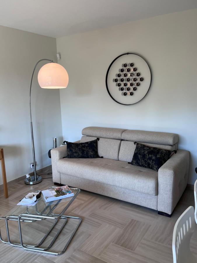 Appartement Avec Terrasse, Vue Jardin Et Piscine Antibes Exteriör bild